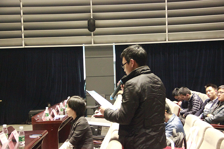 圓桌討論上觀眾也是有備而來的。