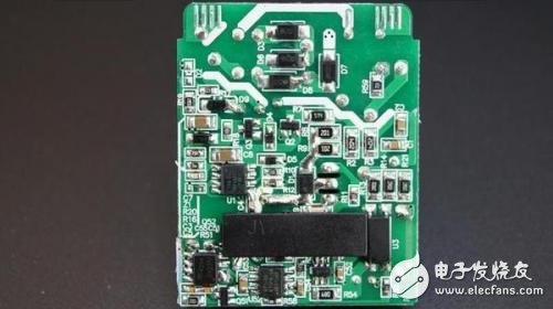 拆開(kāi)魅族PRO 6充電器后震驚了！