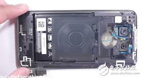 LG G6拆解：細(xì)節(jié)處理細(xì)心 銅管散熱是偉大設(shè)計！