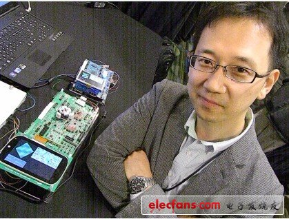 一位三星SoC首席技術工程師展示了該公司第一個Exynos四核應用處理器，第一顆移動芯片是基于32 nm HKMG工藝制作的