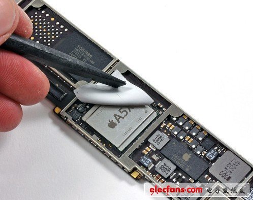 接下來是A5X處理器。和A5一樣，A5X是1GHZ雙核CPU，當(dāng)中的X代表新的GPU