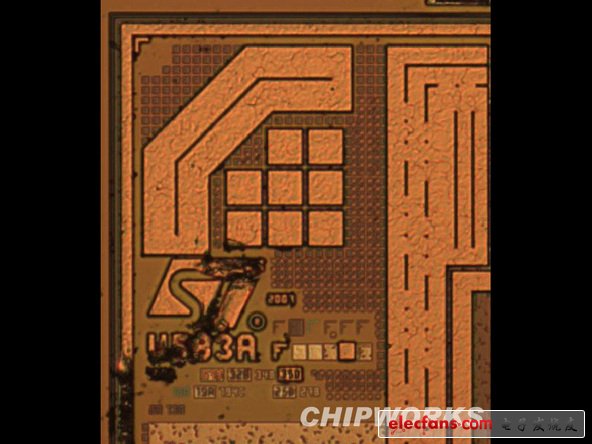  加速度計(jì)（已經(jīng)確認(rèn)拉?？逃〉氖茿SIC 和 MEMS器件）， 意法半導(dǎo)體公司的STM-LIS331DLH以及2949 33DH OK2 CL芯片
