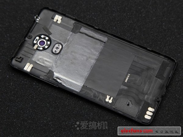 真值3456？拆開nubia Z5一探究竟
