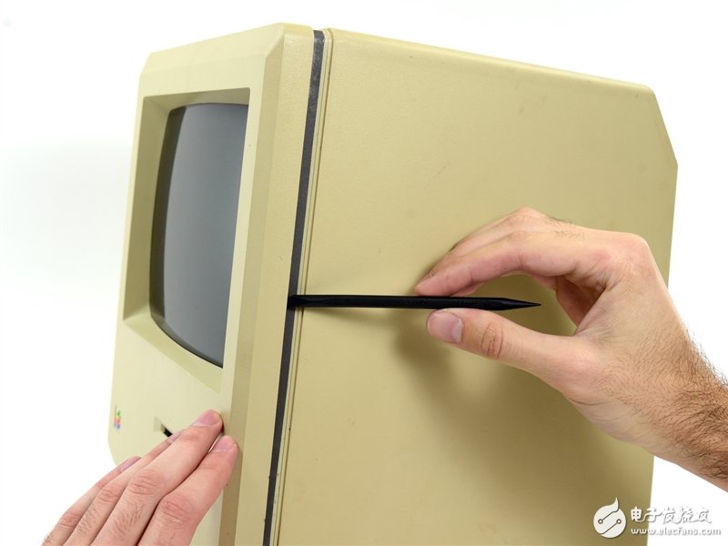 這可真是個(gè)古董：蘋(píng)果第一代Mac深度拆解