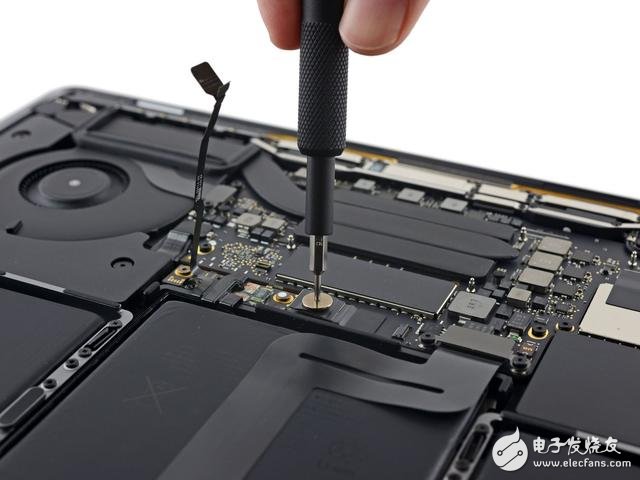 蘋果新Macbook Pro13寸拆解:集成度創(chuàng)新高度 搭配史上最好音質(zhì)