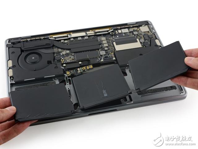 蘋果新Macbook Pro13寸拆解:集成度創(chuàng)新高度 搭配史上最好音質(zhì)
