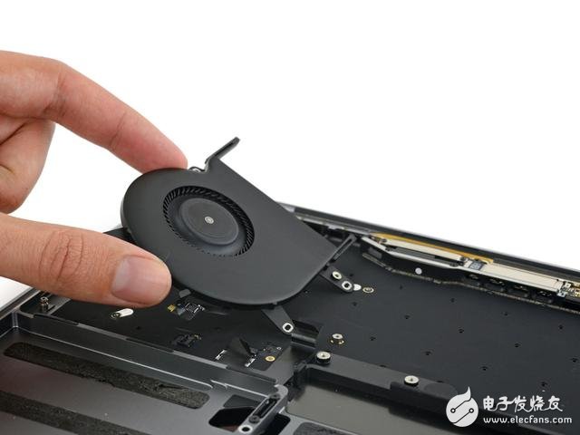 蘋果新Macbook Pro13寸拆解:集成度創(chuàng)新高度 搭配史上最好音質(zhì)