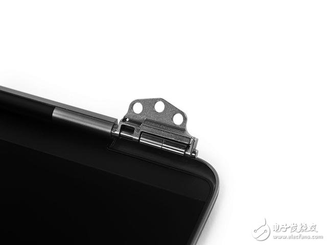 蘋果新Macbook Pro13寸拆解:集成度創(chuàng)新高度 搭配史上最好音質(zhì)