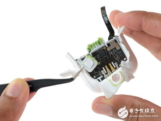 蘋果Airpods超詳細(xì)拆解 拆一次就報(bào)廢的無線耳機(jī)