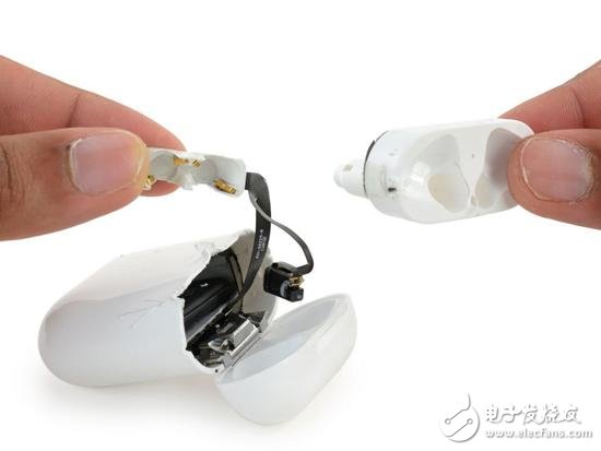 蘋果Airpods超詳細(xì)拆解 拆一次就報(bào)廢的無線耳機(jī)
