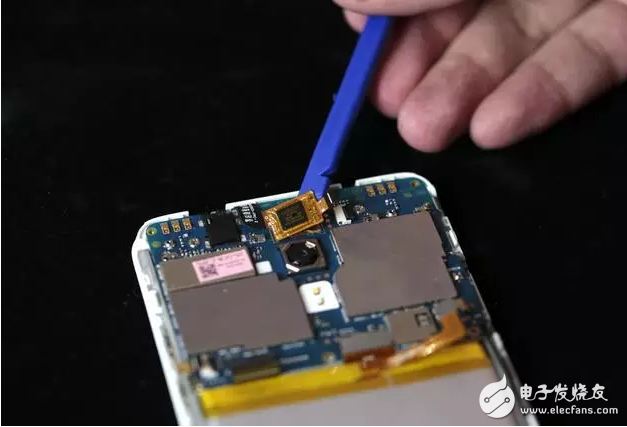 魅藍5s拆解：支持18W快充的小機身，竟然塞了這么大的東西！