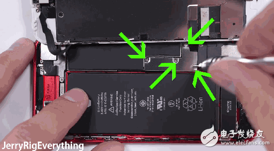 不喜歡紅色特別版iPhone 7的白色面板？教你100元打造黑紅版！