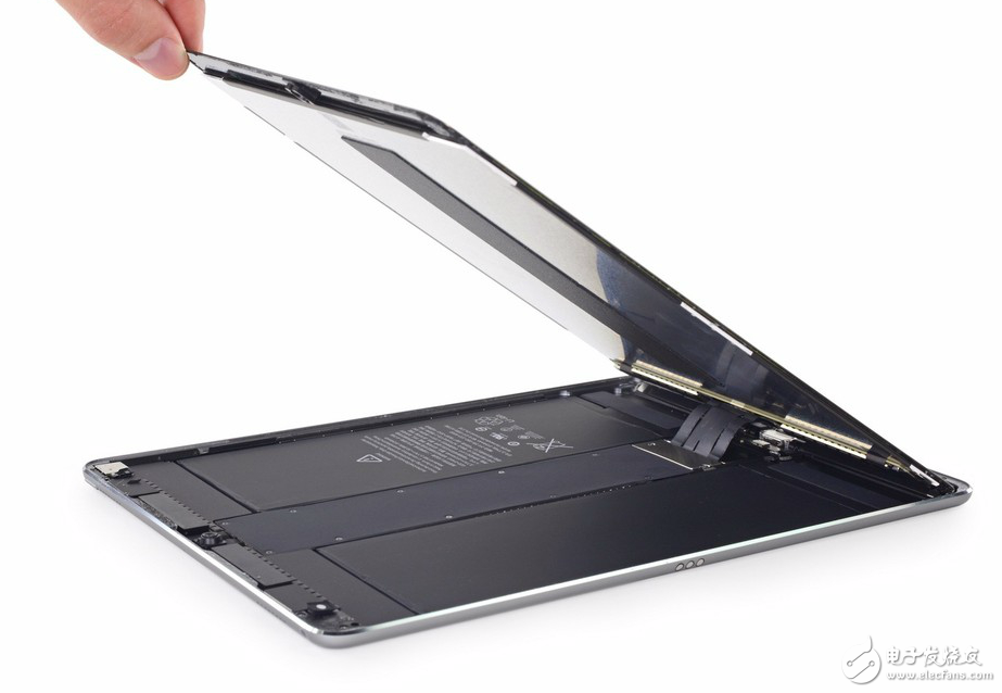 10.5英寸iPad Pro首拆解：為了高刷新頻率上了四根排線！