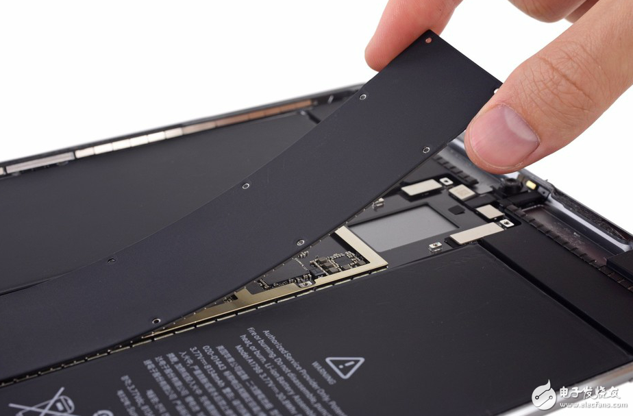 10.5英寸iPad Pro首拆解：為了高刷新頻率上了四根排線！