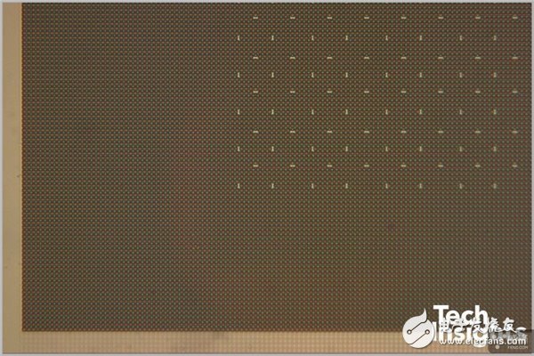 蘋果iPhone8 Plus專業(yè)拆解報(bào)告：X光照深入IC細(xì)節(jié)