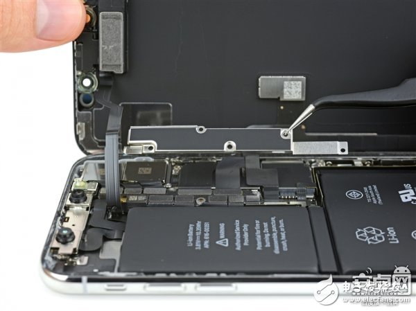 iPhone X最專(zhuān)業(yè)深度拆解！驚現(xiàn)神秘芯片