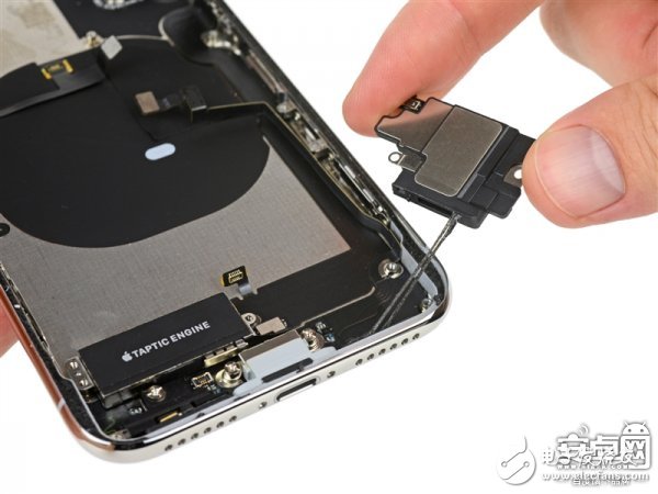 iPhone X最專(zhuān)業(yè)深度拆解！驚現(xiàn)神秘芯片