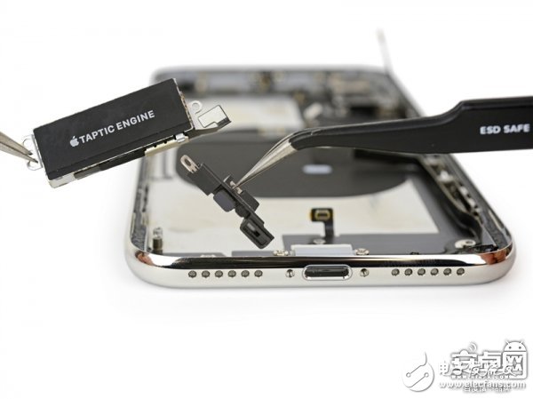 iPhone X最專(zhuān)業(yè)深度拆解！驚現(xiàn)神秘芯片