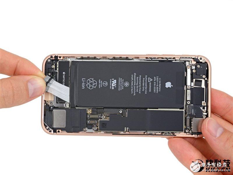 iPhone 8完全拆解：罕見2GB內存造就奇跡！