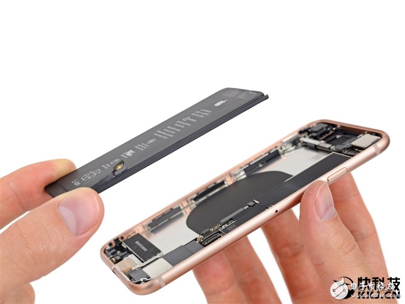 iPhone 8完全拆解：罕見2GB內存造就奇跡！