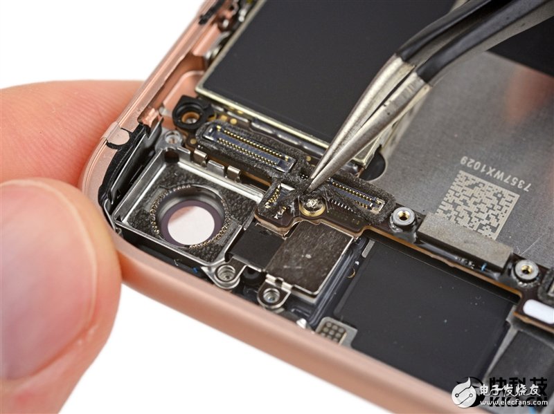 iPhone 8完全拆解：罕見2GB內存造就奇跡！