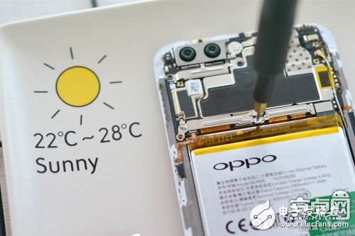 2999元！OPPO R11拆解：居然具備生活防水？(組圖)