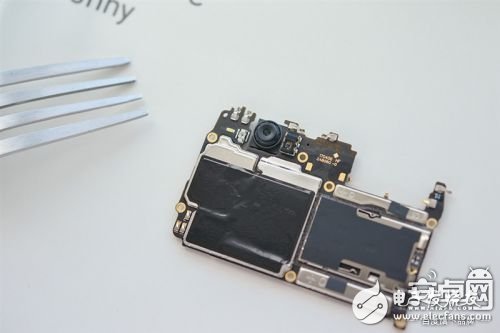 2999元！OPPO R11拆解：居然具備生活防水？(組圖)