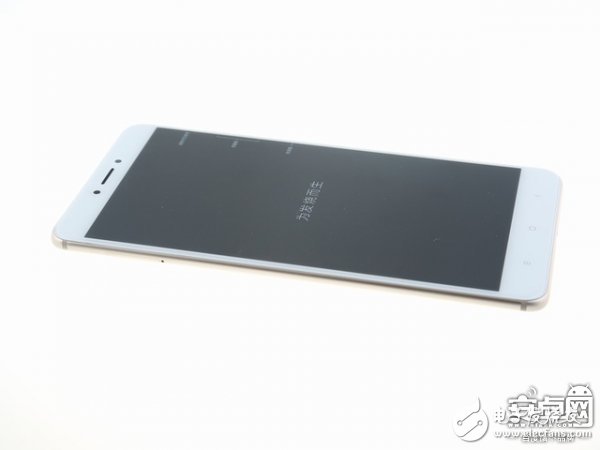 小米Max 2手機(jī)拆解：動手難度不高，容易維修