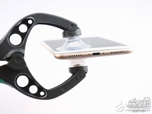 小米Max 2手機(jī)拆解：動手難度不高，容易維修