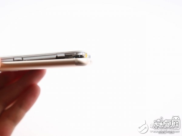 小米Max 2手機(jī)拆解：動手難度不高，容易維修