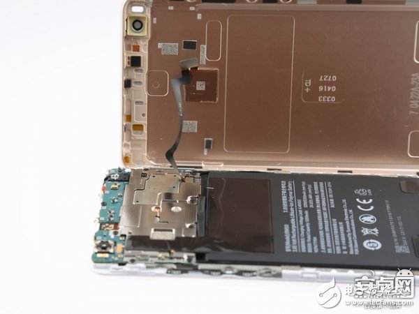 小米Max 2手機(jī)拆解：動手難度不高，容易維修
