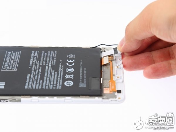 小米Max 2手機(jī)拆解：動手難度不高，容易維修