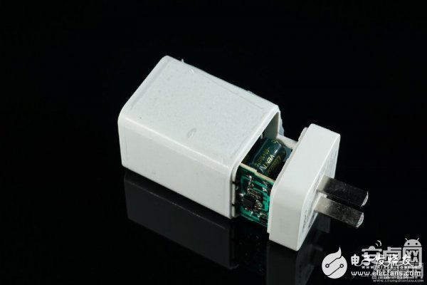 誰(shuí)是李鬼？真假OPPO VOOC閃充充電器對(duì)比拆解
