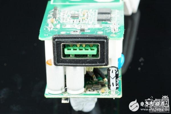 誰(shuí)是李鬼？真假OPPO VOOC閃充充電器對(duì)比拆解