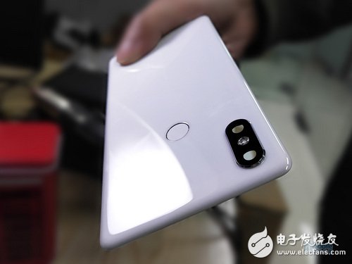 小米MIX 2S拆解：外觀稍變 內(nèi)涵升級(jí)